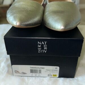 Amazing condition Naturalizer Tamara Plantino flat dress shoes, size 8 1/2